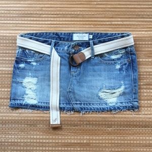 Abercrombie Mini NWOT size 00